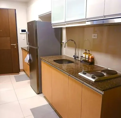 Comfy 1br At Uptown Bgc Apartment *