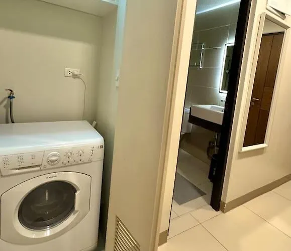 Comfy 1br At Uptown Bgc