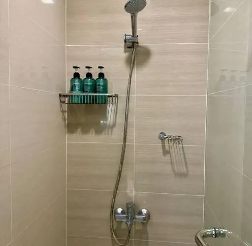 Apartment Comfy 1br At Uptown Bgc