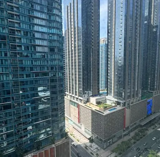 Comfy 1br At Uptown Bgc Apartment Manila