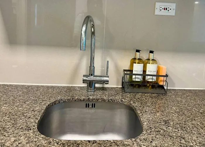 Comfy 1br At Uptown Bgc Apartment Manila